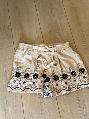 Wren New York Beige Floral Embroidered Shorts